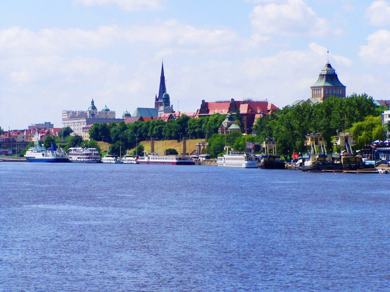 Trasa nr 2 - rejs na Jezioro Dąbie, Orli Przesmyk i Stocznię